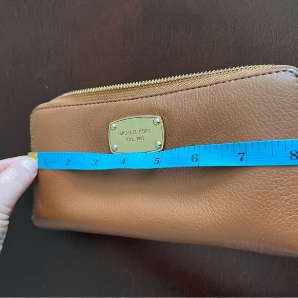 Michael Kors Jet Set Travel Large Travel Continental Wallet - Picture 10 of 11